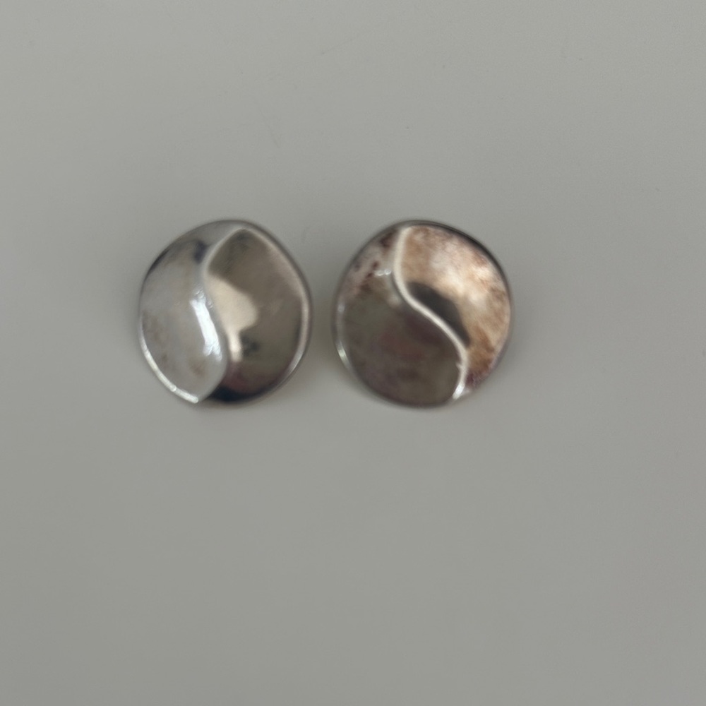 Sterling Silver Round Sculpted Stud Earrings - Silver